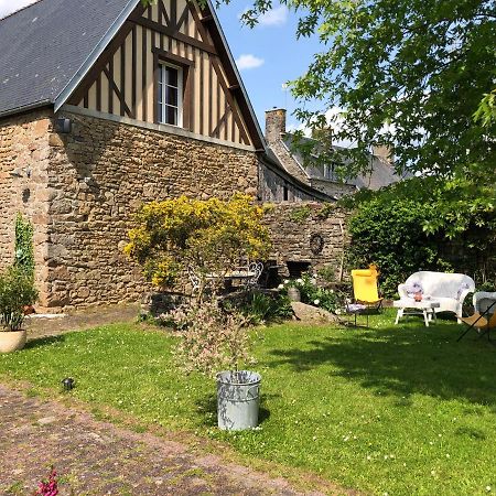 Gite Baie Bonheur Genêts Exterior foto