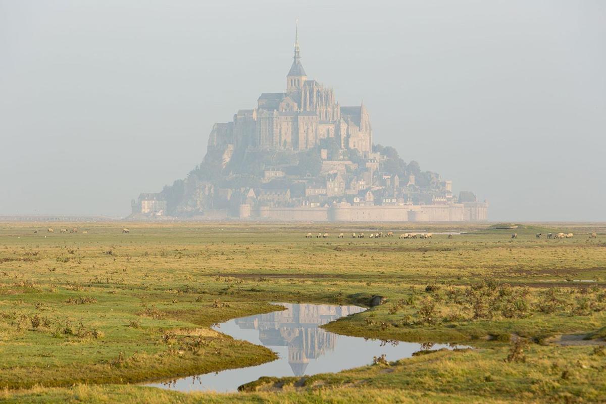 Gite Baie Bonheur Genêts Exterior foto