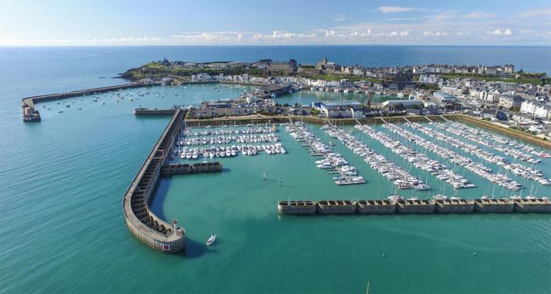 Gite Baie Bonheur Genêts Exterior foto